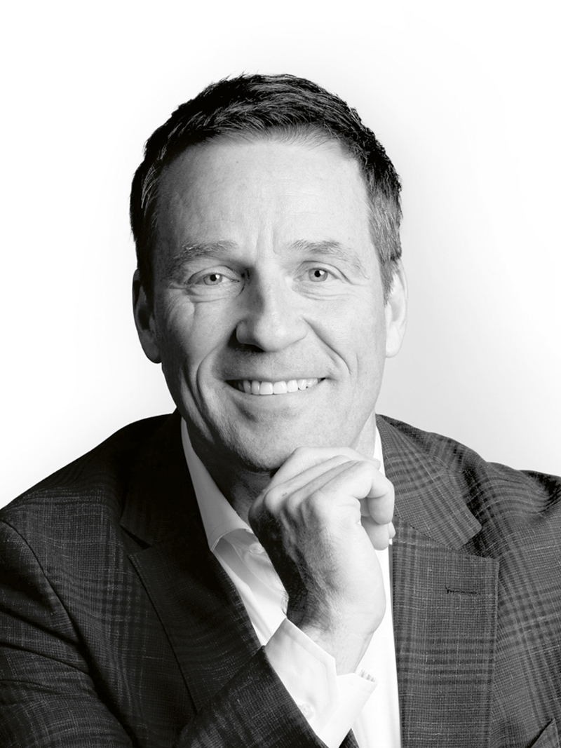 Oliver Pfeil CEO, JDU Consulting ’s Business Services